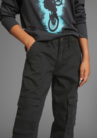 KangaROOS Tapered Pants in Black