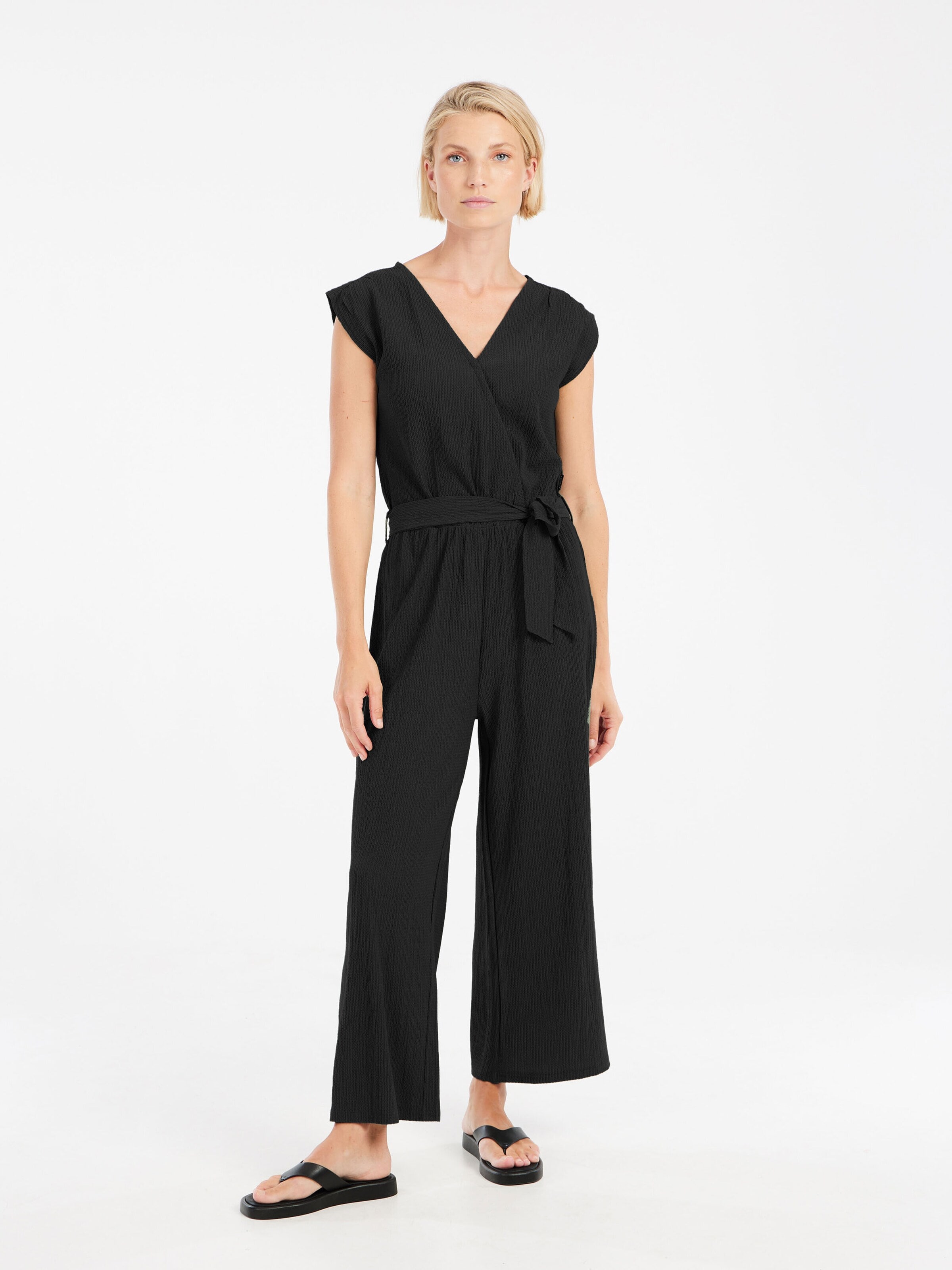 PROTEST Jumpsuit 'PRTCaron' in Zwart: voorkant