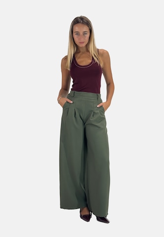 Elara Wide leg Pleat-front trousers in Green