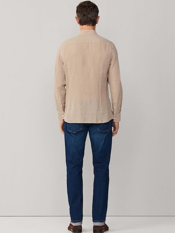 Coupe regular Chemise Hackett London en beige