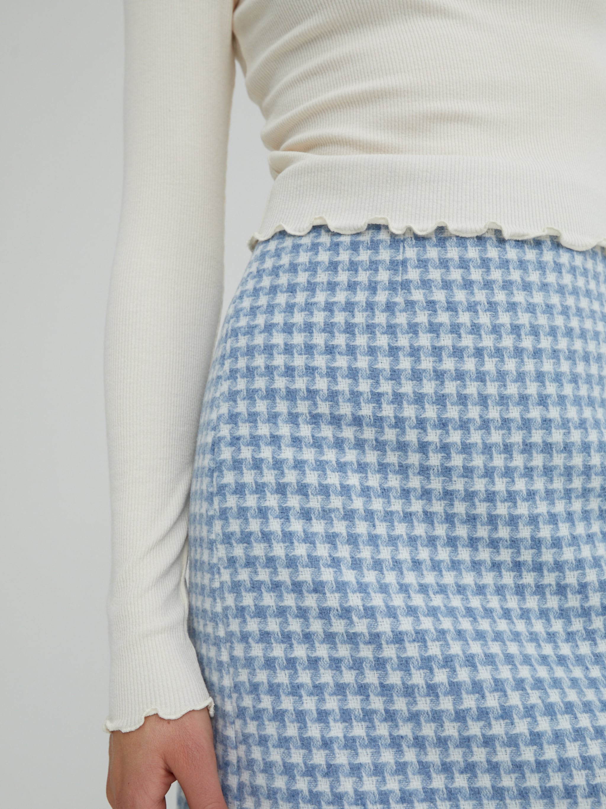 EDITED Producten Shirt 'Daniela' Beige