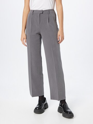 LMTD Wide leg Pleat-Front Pants 'REGINA' in Grey: front