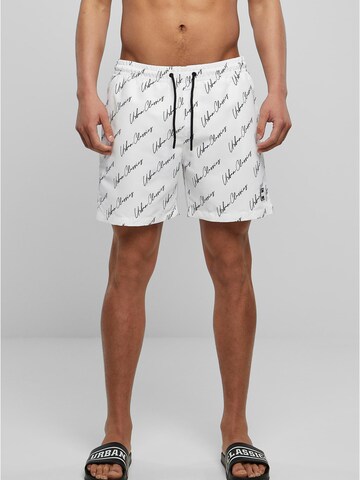 Shorts de bain Urban Classics en blanc : devant