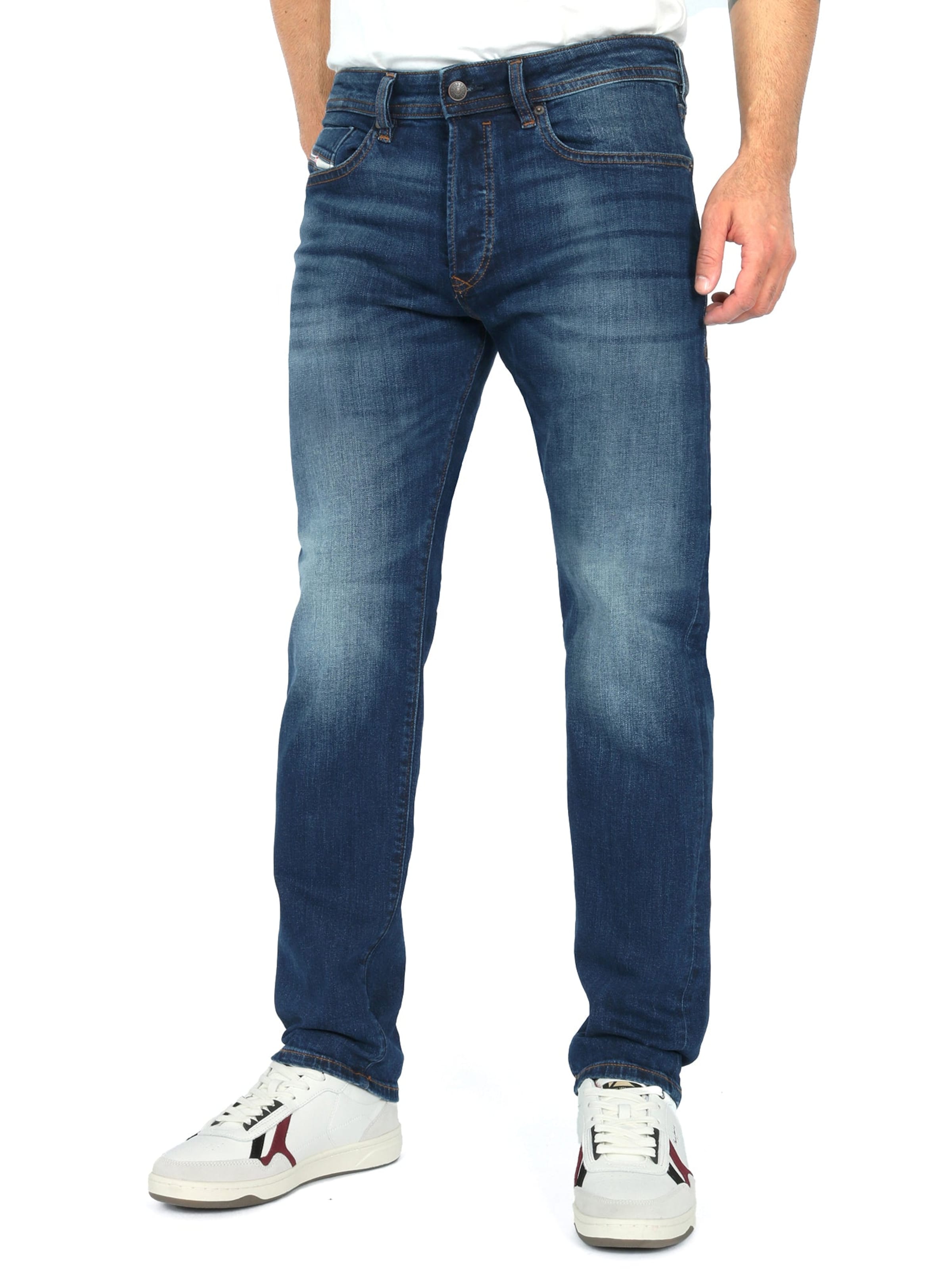 DIESEL Tapered Jeans 'BUSTER-X'‌‌‌‌‌‌‌ in Blau
