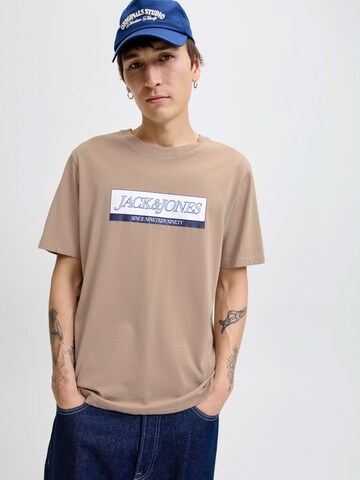 Tricou 'JORINWOOD' de la JACK & JONES pe maro