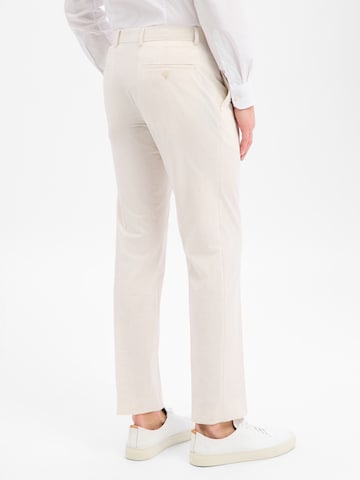 Finshley & Harding Regular Trousers with creases 'Mitch' in White