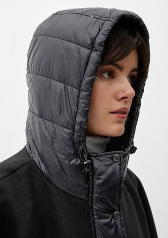 s.Oliver Cape in Zwart