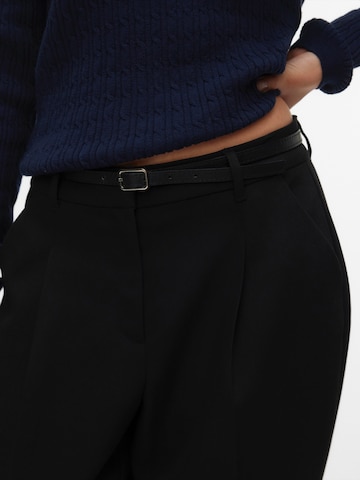 VERO MODA Loosefit Élére vasalt nadrágok 'VMELMA' - fekete