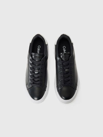 Sneaker low de la Calvin Klein Jeans pe negru: sus
