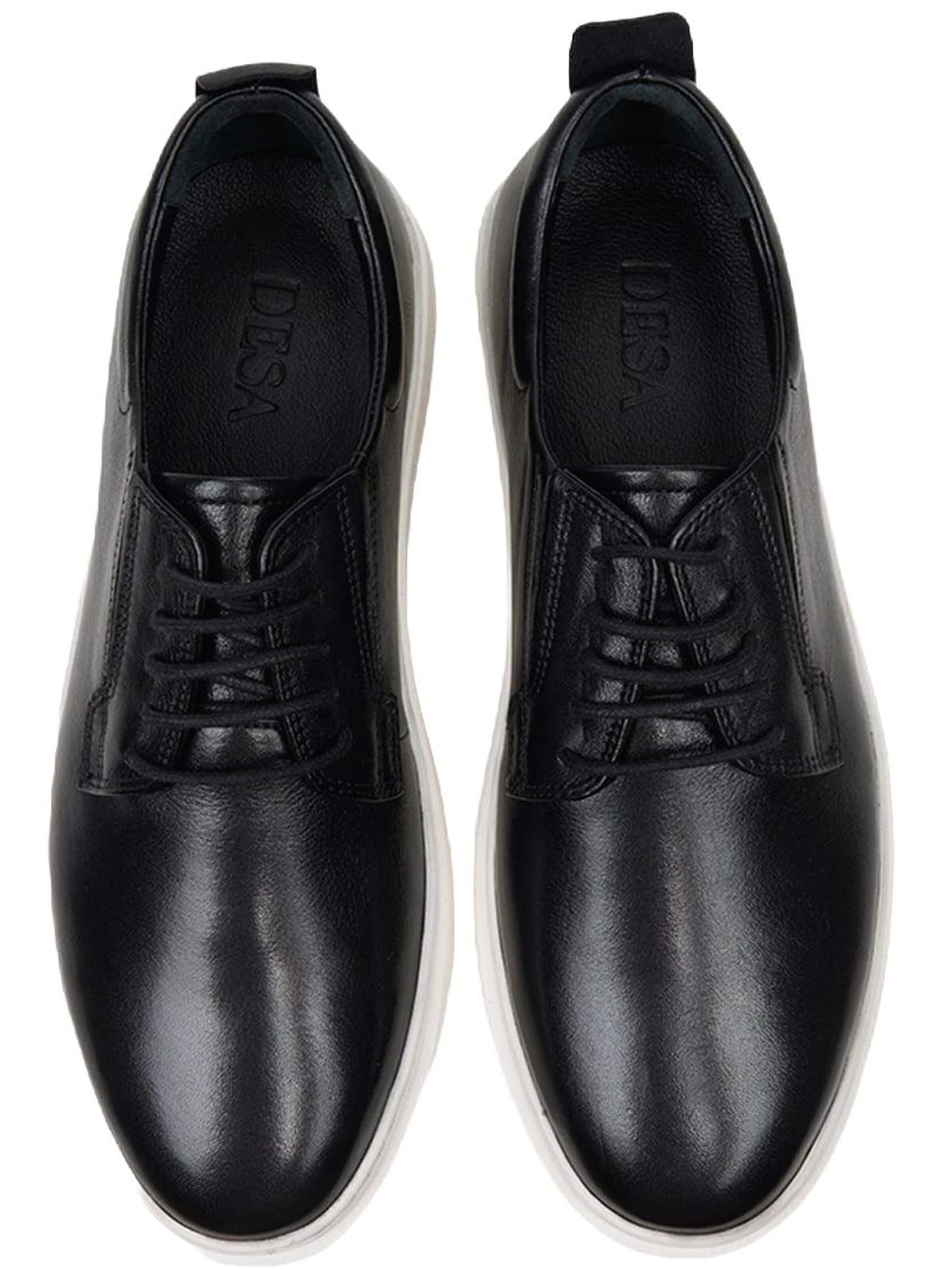 Desa - Calzado deportivo con cordones 'Lässige Spitze' en negro