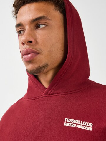 FC BAYERN MÜNCHEN Sweater in Red