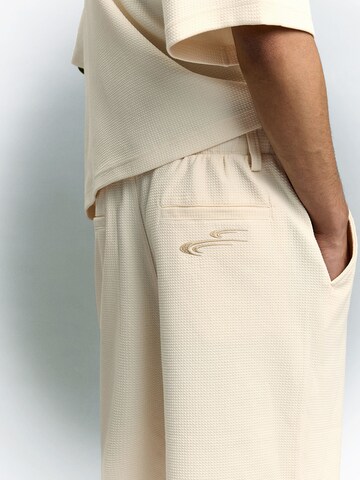 Bershka Loosefit Broek in Wit