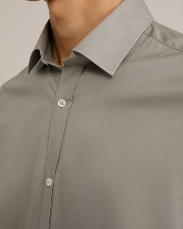 Slim fit Camicia di WE Fashion in grigio