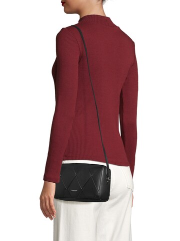 melns Calvin Klein Pleca soma