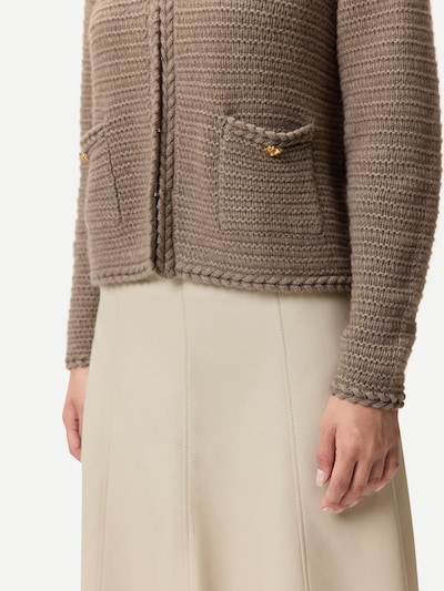 GOBI Cashmere Cardigan 'Textured Knit Cashmere Jacket-Style Cardigan' en XS en taupe, Vue avec produit