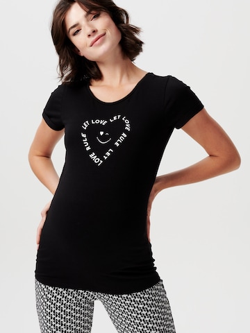 Supermom Shirt in Black: front