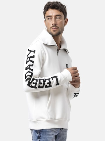 Sweat-shirt CIPO & BAXX en blanc