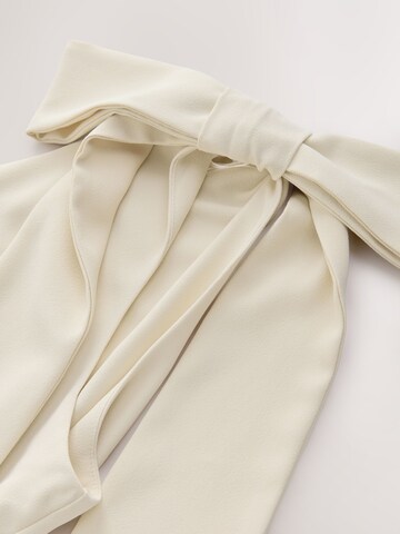 Next Avondjurk in Wit