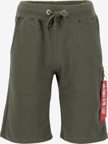 Pantaloni cu buzunare de la ALPHA INDUSTRIES pe verde: față