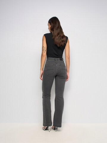 Salsa Jeans Flared Jeans 'Faith' in Zwart
