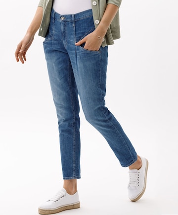 BRAX Slimfit Jeans 'Merrit' in Blau: predná strana