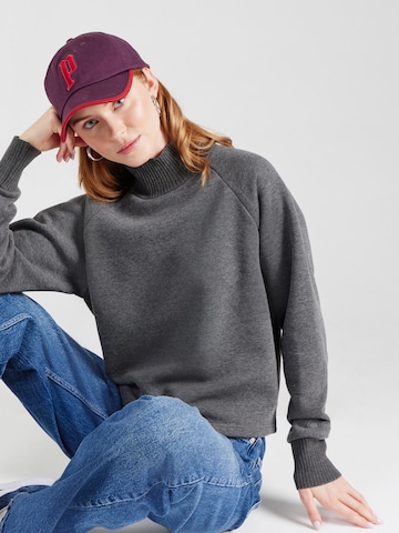 Herrlicher Sweatshirt 'Trisia' i grå: framsida