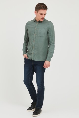 !Solid Comfort fit Button Up Shirt in Green: front