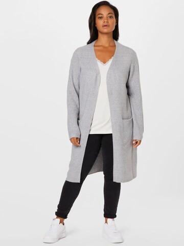 Vero Moda Curve Cardigan 'Doffy' i grå: forside