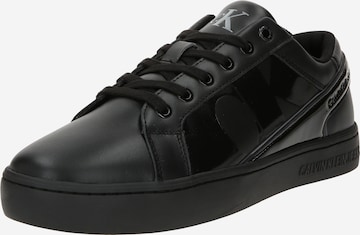 Baskets basses 'CLASSIC' Calvin Klein Jeans en noir : devant