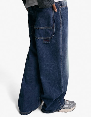 Baggy Jeans de la Bershka pe albastru