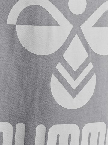 Hummel Sportshirt 'Tres' in Grau