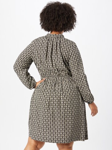 Robe 'Tessy' ABOUT YOU Curvy en noir