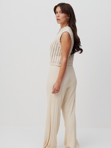 florence by mills exclusive for ABOUT YOU Loose fit Trousers 'Brisk' in Beige