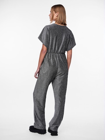 Tuta jumpsuit 'Serina' di PIECES in grigio