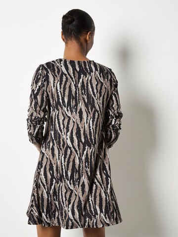 Robe ' ' Apricot en argent