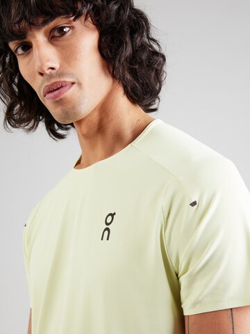 On Performance shirt in Yellow