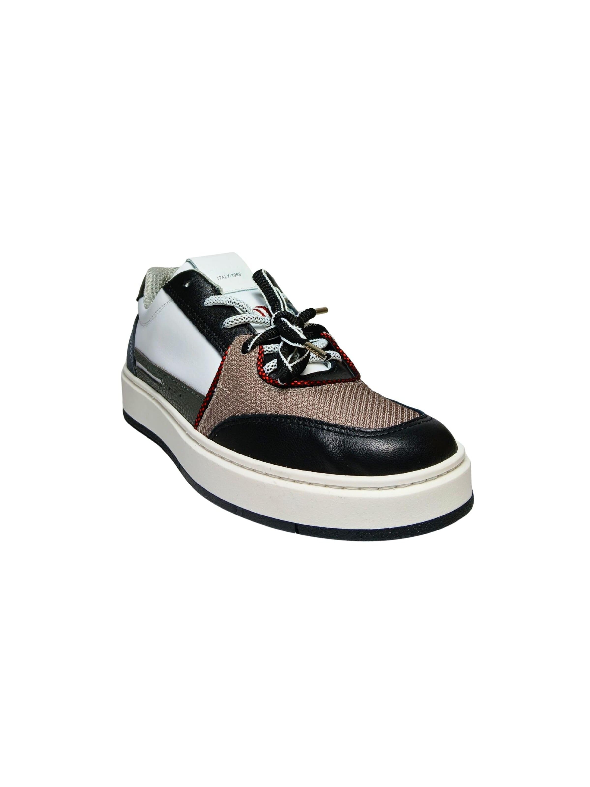 GCDS Sneakers in Mixed colors: front