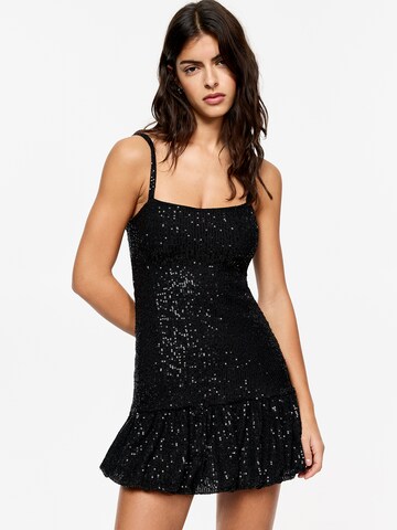 Abito di Pull&Bear in nero: frontale