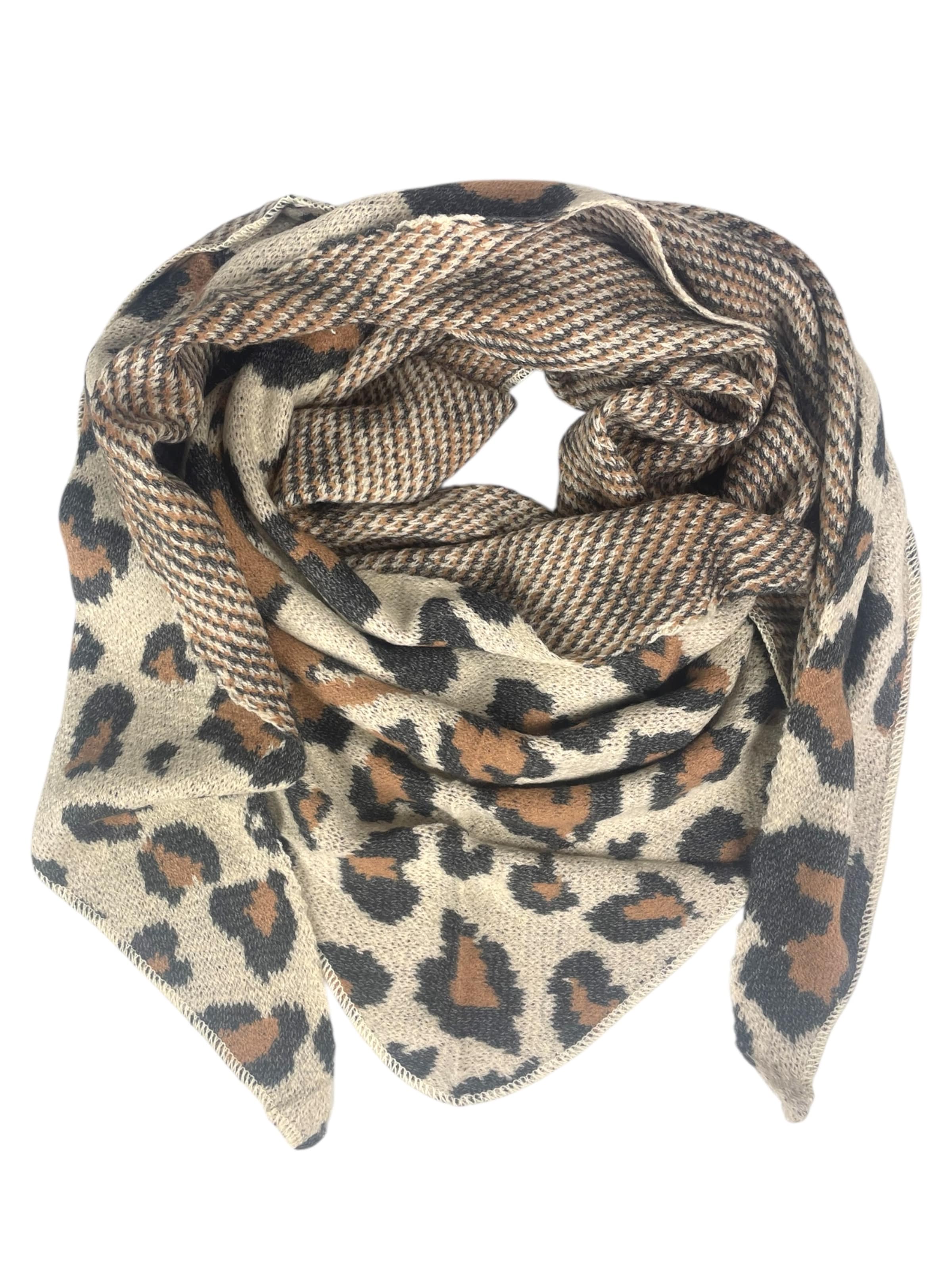 Kumixi Oversizeschal 'Leo'‌‌‌‌‌‌‌‌‌‌ in Beige: Vorderseite