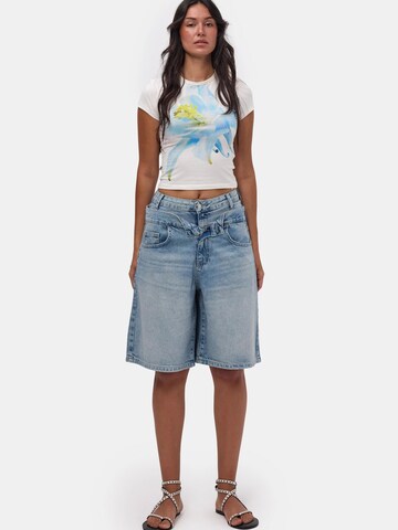 IT'S BASIC Baggy Jeans 'BERMUDA HIGH RISE SHORT' in Blauw