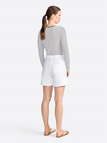 Regular Jean à pince Rich & Royal en blanc