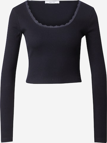 juoda ABOUT YOU Marškinėliai 'Rosalie': priekis