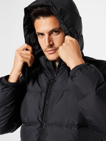 LEVI'S ® Winterjas 'Hooded Fillmore Short Jacket' in Zwart