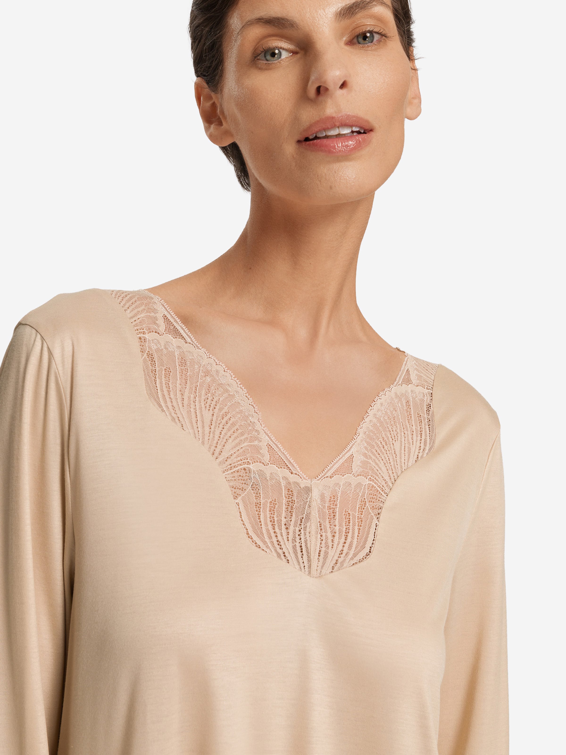 Hanro Nachthemd ' Lilith ' in Beige