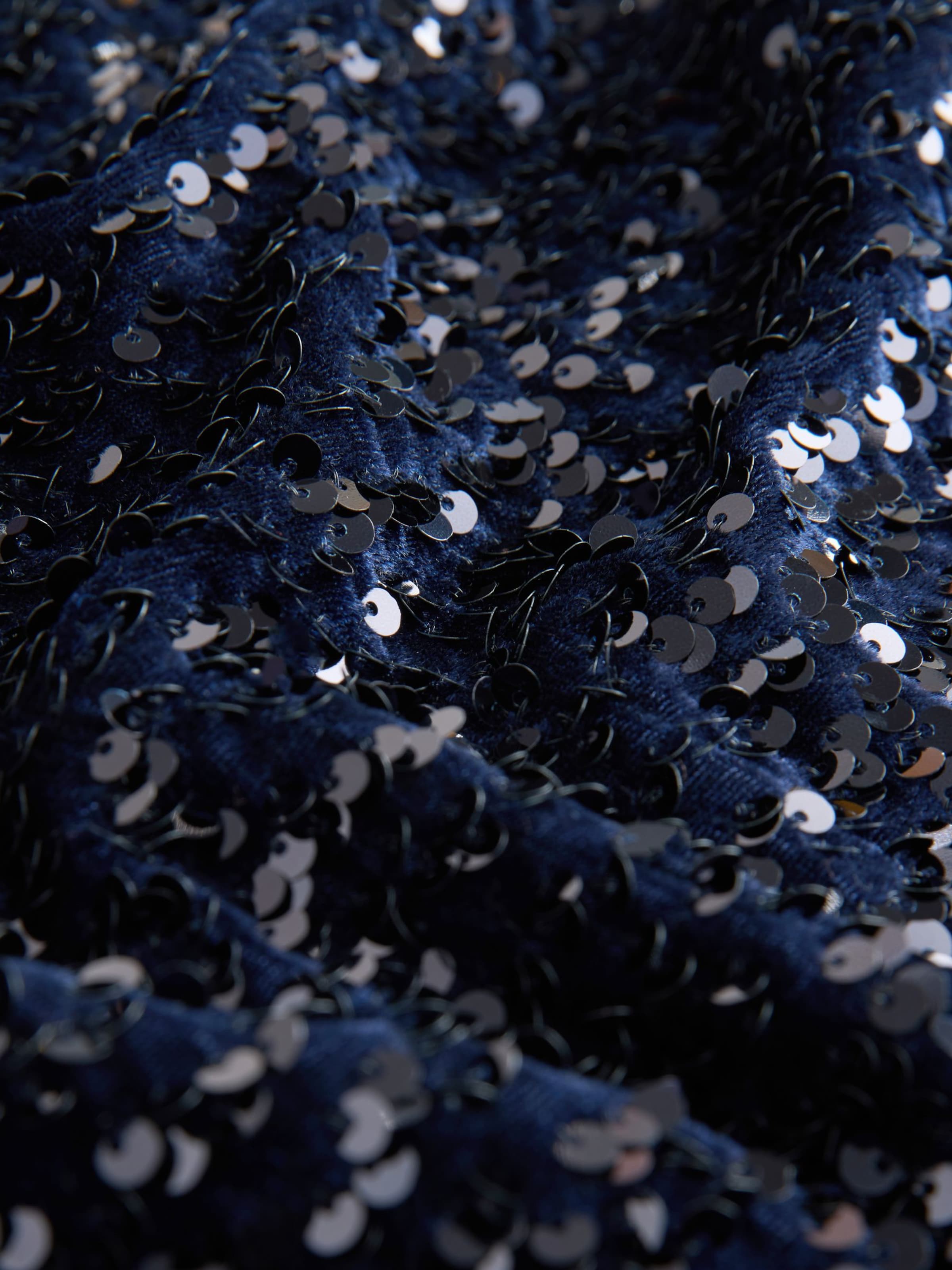 Next Топ в синьо