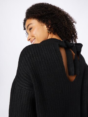 Pullover 'Jella' di ABOUT YOU in nero