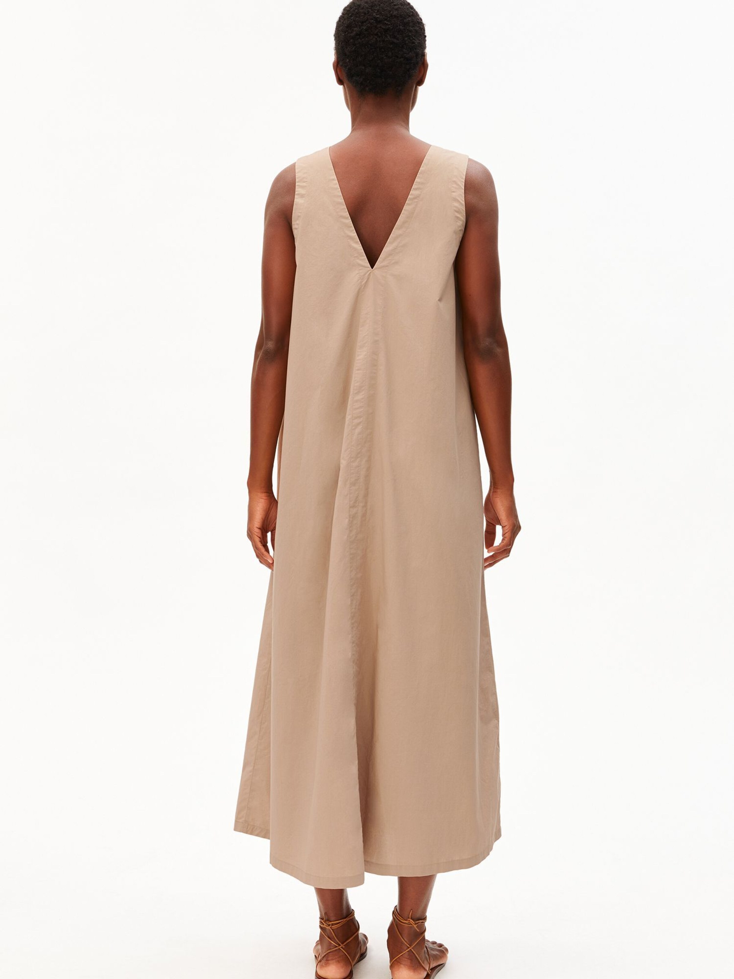 ARMEDANGELS Jurk in Bruin: voorkant