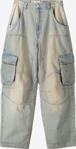 Bershka Loosefit Cargojeans in Blauw: voorkant