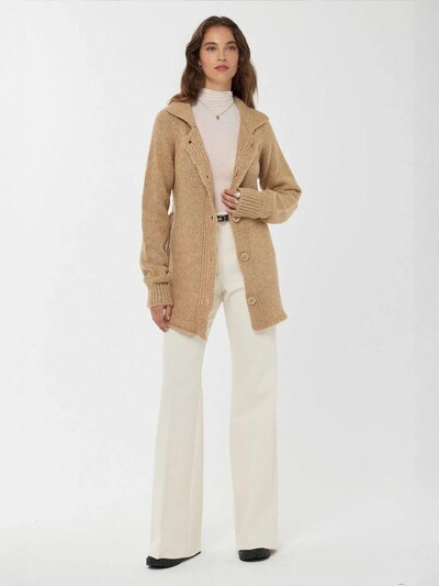 Hiccup Cardigan en M en noisette, Vue avec produit
