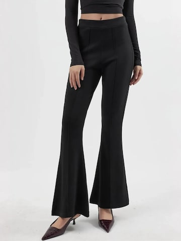 Lady Bersan Trousers 'Jogginghose' in Black: front